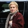Sharon Stone radieuse, sur le tournage de la série "Agent X" à Vancouver, le 20 février 2014. Elle joue le rôle de la 1re femme vice-présidente des Etats-Unis.