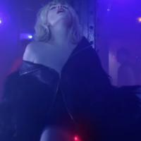 Emmanuelle Seigner, brûlante : Retour musical très hot avec ''Distant Lover''