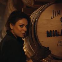 Mila Kunis : Ambassadrice ténébreuse pour un bourbon historique