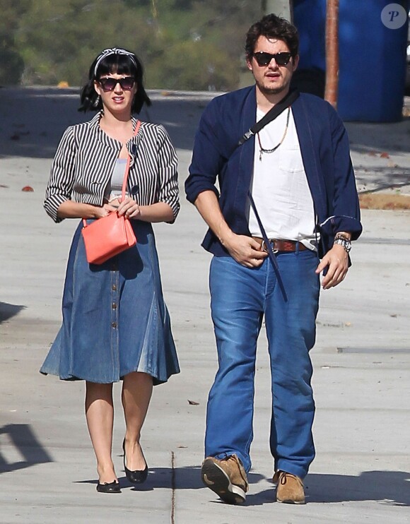 Exclusif - Katy Perry et son petit ami John Mayer se baladent à Hollywood, le 16 février 2014.