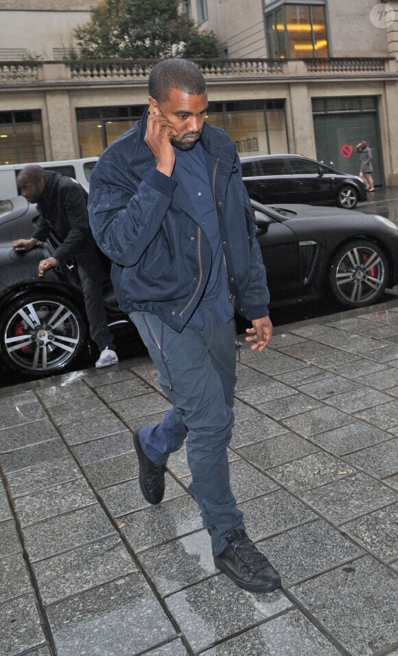 Ce jeudi 27 février, Kanye West a assisté au défilé Balenciaga automne-hiver 2014-2015 à L'Observatoire. Paris, le 27 février 2014.