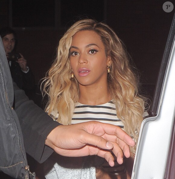 Beyoncé et Jay-Z quittent le Arts Club le 6 mars 2014 à Londres.