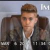 Justin Bieber s'emmêle les pinceaux et se couvre de ridicule lors de son audition dans le cadre d'une enquête sur l'agression d'un photographe qu'il aurait organisé en juin 2013