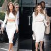 Alessandra Ambrosio à gauche et Kim Kardashian, à droite, portent une tenue Calvin Klein collection collection Cruise 2014