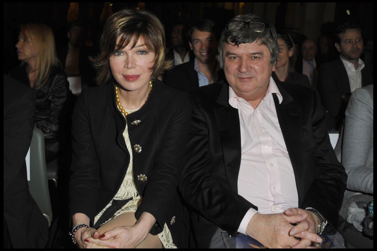 Photo : Isabelle Morizet (Karen Cheryl) et son mari Jérôme Bellay à Paris en mars 2011. - Ode (Purepeople)