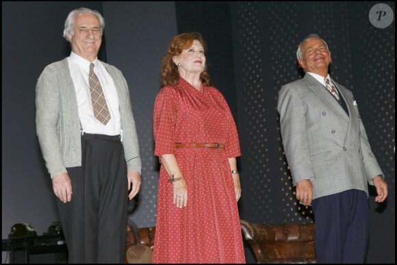 Gérard Lartigau avec Michel Aumont et Geneviève Fontanel pour la pièce Puzzle à Paris le 12 septembre 2007.
