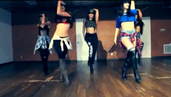 Vanessa Hudgens dansant sur Yonce de Beyonce avec des copines, le 12 mars 2014.