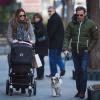 La princesse Madeleine de Suède et son mari Chris O'Neill en promenade dominicale avec leur bébé la princesse Leonore et leur chien Zorro, le 9 mars 2014 à New York.