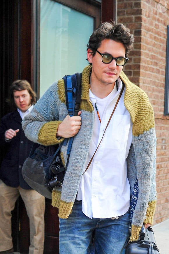John Mayer dans les rues de New York, le 20 février 2014.