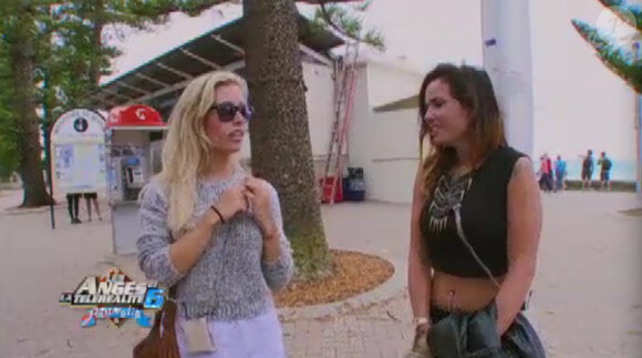 Kelly et Nelly dans Les Anges de la télé-réalité 6 le lundi 24 mars 2014 sur NRJ 12