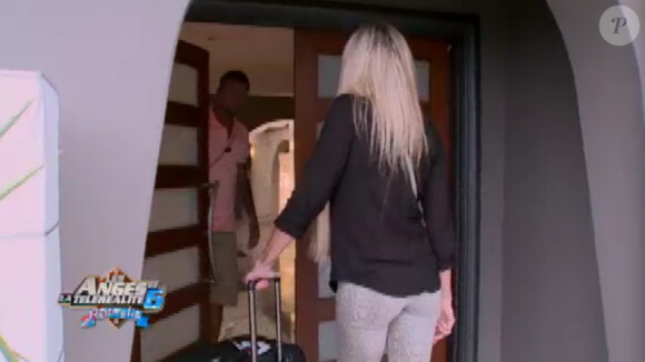 Une blonde débarque à la villa dans Les Anges de la télé-réalité 6 sur NRJ 12 le lundi 24 mars 2014