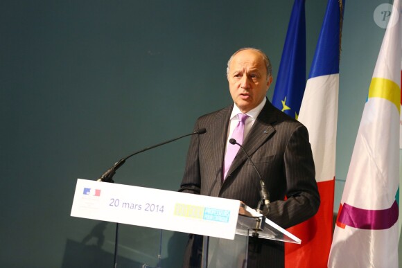 Laurent Fabius au lancement du programme "100 000 professeurs pour l'Afrique" au palais de la découverte à Paris, le 20 mars 2014.