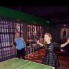 Jessica Chastain a posté la veille de la date de son anniversaire la soirée qu'elle a faite avec ses amis à Toronto : match de ping pong ! - 23 mars 2014