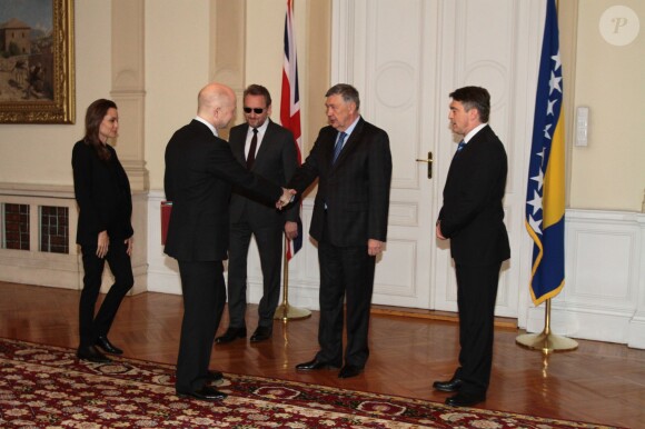Angelina Jolie et William Hague rencontrent les membres de la présidence tripartite de Bosnie à Sarajevo, le 28 mars 2014.