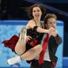 Nathalie Pechalat et Fabian Bourzat lors des Jeux olympiques de Sotchi en Russie le 16 février 2014