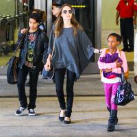 Angelina Jolie : Maman poule avec Zahara et Maddox et femme bouleversée