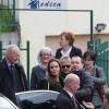 Angelina Jolie et le ministre britanniques des affaires étrangères, William Hague, arrivant à Zenica à la rencontre des femmes victimes de viols de guerre le 28 mars 2014