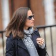  Exclusif - Pippa Middleton en virée shopping à Londres le 27 mars 2014. La soeur de la duchesse Catherine de Cambridge est allée se faire plaisir chez Caroline Herrera, sur Fulham Road, dans Knighstbridge. 