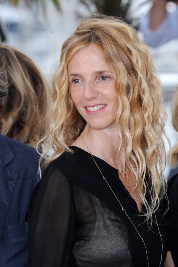 Sandrine Kiberlain lors du photocall du film Polisse au Festival de Cannes le 13 mai 2011