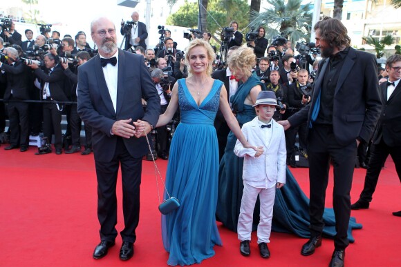 William Hurt, Sandrine Bonnaire et Augustin Legrand lors du Festival de Cannes le 22 mai 2012