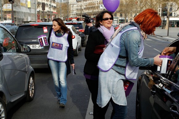 Vanessa Demouy, Esther Meyniel, Fauve Hautot - 1ère édition des Journées Nationales Contre la Leucémie à Paris, coordonnée par les associations "Laurette Fugain" et "Cent Pour Sang la Vie", le 29 mars 2014. 