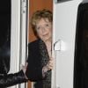 Marthe Mercadier, sur le point d'être expulsée de son appartement de Neuilly-sur-Seine pour loyers impayés, vient de recevoir une généreuse proposition des forains de la Foire du Trône qui lui mettent à disposition une caravane au coeur du bois de Vincennes le 4 avril 2014.