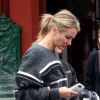 Exclusif - Cameron Diaz est allée manger au restaurant Ma Cocotte à Saint-Ouen, avec son amie actrice Leslie Mann. Le 6 avril 2014.