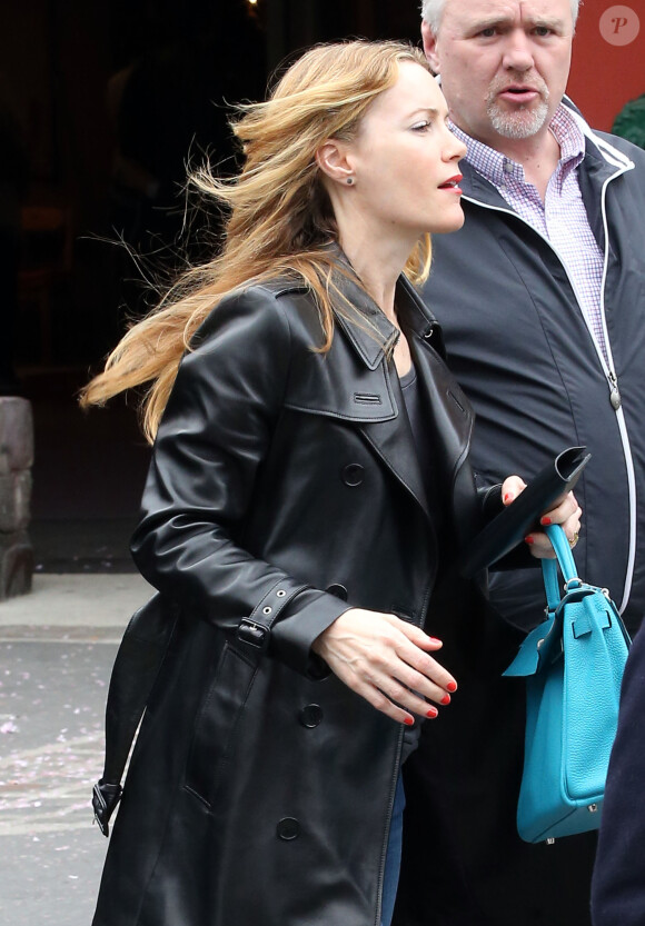 Exclusif - Leslie Mann est allée manger au restaurant Ma Cocotte à Saint-Ouen, avec son amie actrice Cameron Diaz. Le 6 avril 2014.
