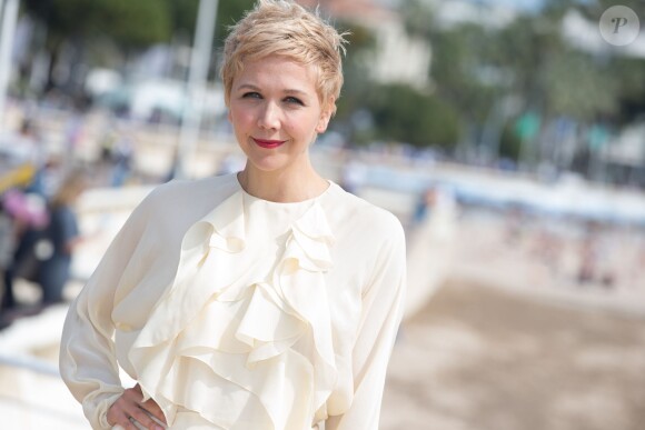 Maggie Gyllenhaal en Chloe lors du photocall pour la série The Honourable Woman au Miptv à Cannes le 7 avril 2014.
