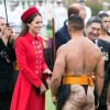 Le duc et la duchesse de Cambridge prenaient part le 7 avril 2014, à la Maison du gouvernement à Wellington, aux cérémonies d'accueil maories pour leur venue en Nouvelle-Zélande.