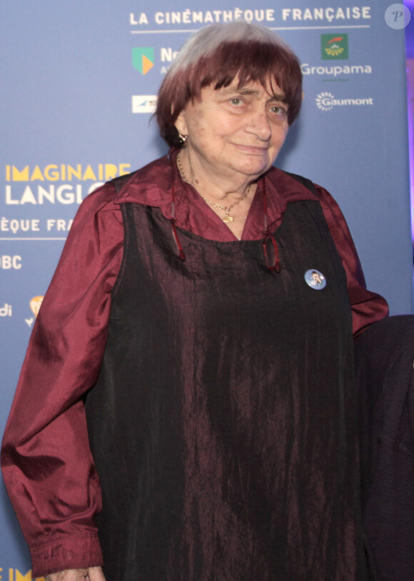 Agnès Varda lors du vernissage de l'exposition "Le musée imaginaire d'Henri Langlois" à la Cinémathèque française à Paris le 7 avril 2014
