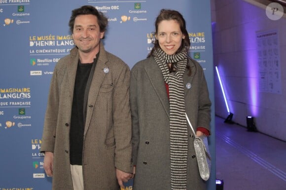 Louis-Do de Lencquesaing et sa femme Aurélia Alcais lors du vernissage de l'exposition "Le musée imaginaire d'Henri Langlois" à la Cinémathèque française à Paris le 7 avril 2014