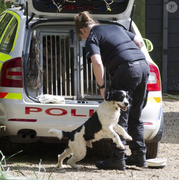 Les officiers de la police scientifique continuent d'inspecter la maison de Peaches Geldof, où elle a été retrouvée morte le 7 avril 2014, à Wrotham. Le 8 avril 2014.