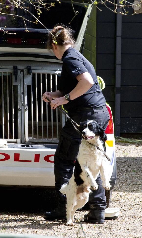 Les officiers de la police scientifique continuent d'inspecter la maison de Peaches Geldof, où elle a été retrouvée morte le 7 avril 2014, à Wrotham. Le 8 avril 2014.
