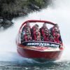 Kate Middleton et le prince William, duc et duchesse de Cambridge, ont fait le plein de sensations fortes au terme de leur septième jour de tournée en Nouvelle-Zélande, le 13 avril 2014, faisant une demi-heure d'hydrojet sur la rivière Shotover.