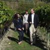Kate Middleton, qui a bien failli tomber, et le prince William, duc et duchesse de Cambridge, ont visité les vignobles et l'exploitation d'Amisfield Winery, le 13 avril 2014 à Queenstown en Nouvelle-Zélande, où il se sont laissé tenter par quelques dégustations.