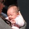 La petite Sophia dans les bras de sa maman Tamara Ecclestone à Londres, le 13 avril 2014