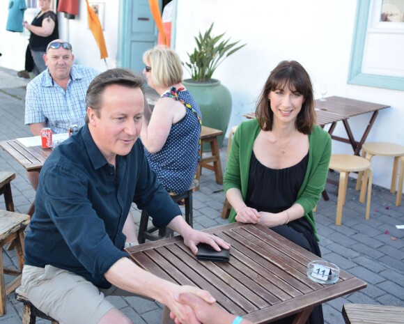 Exclusif - David Cameron en vacances avec sa femme Samantha et leurs trois enfants Nancy, Arthur et Florence à Lanzarote en Espagne le 13 avril 2014.