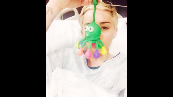 Miley Cyrus : Clouée sur son lit d'hôpital, elle annule encore un concert !