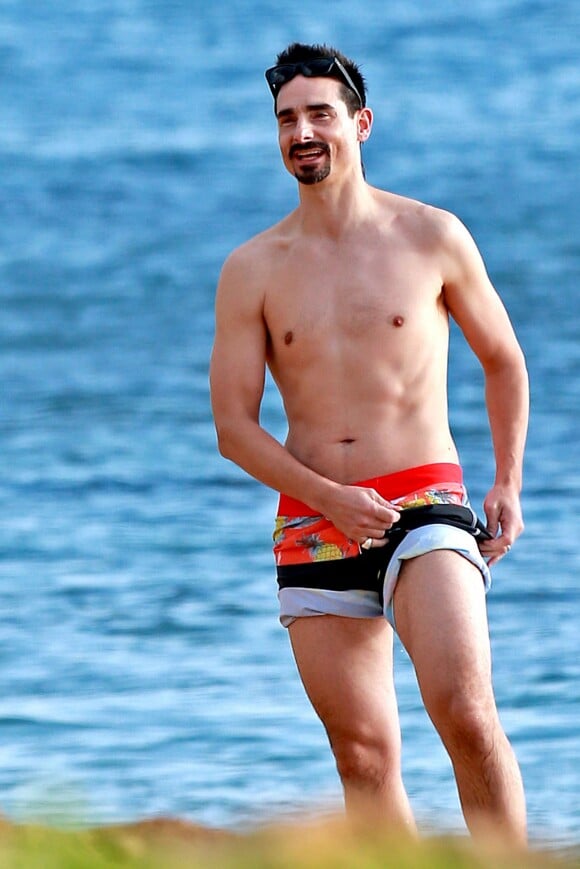 Kevin Richardson a profité du soleil avec sa femme Kristin et ses garçons Mason et Maxwell à Oahu, le 16 avril 2014.