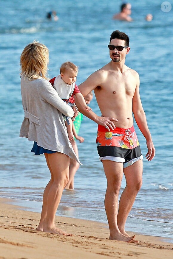 Kevin Richardson a profité du soleil avec sa jolie femme Kristin et ses fils Mason et Maxwell à Oahu, le 16 avril 2014.