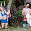 Kevin Richardson a profité du soleil avec son épouse Kristin et ses fils Mason et Maxwell à Oahu, le 16 avril 2014.