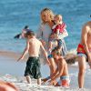 Kevin Richardson a profité du soleil avec sa femme Kristin et ses fils Mason et Maxwell à Oahu, le 16 avril 2014.