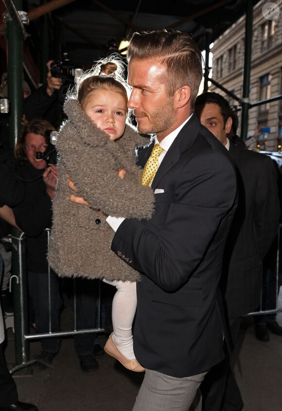 David Beckham et sa femme Victoria vont déjeuner au restaurant Balthazar avec leurs quatre enfants Brooklyn, Romeo, Cruz et Harper à New York, le 9 fevrier 2014. 