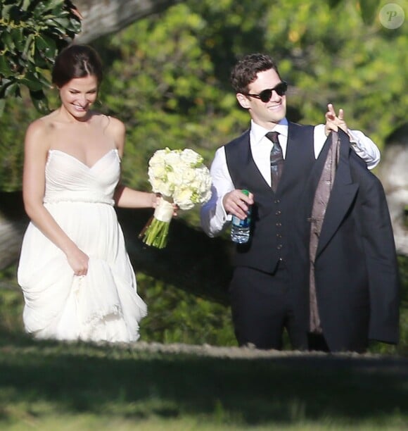 Justin Bartha et Lia Smith - Justin Bartha se marie avec Lia Smith lors d'une cérémonie à Hawaii, le 4 janvier 2014.
