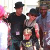 Exclusif - Ashlee Simpson se rend au "Universal Studio Theme Park" avec son fiancé Evan Ross et son fils Bronx à Universal City, le 21 avril 2014.