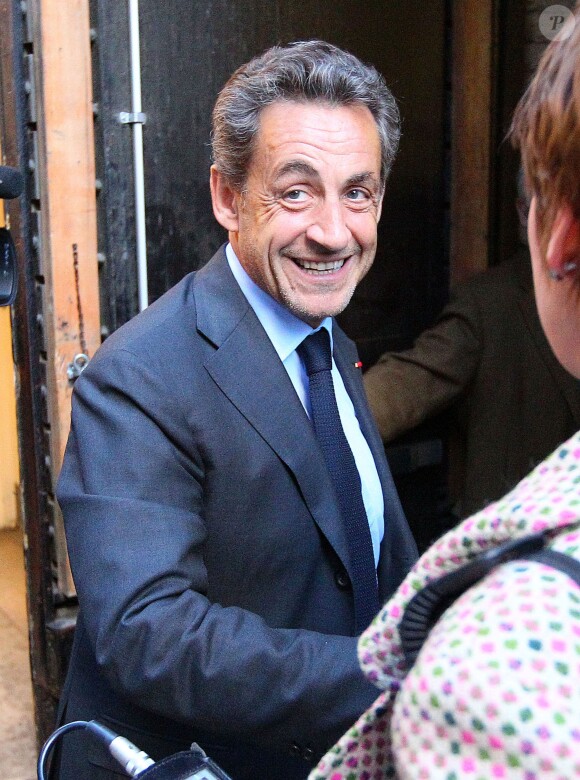 Carla Bruni a été accompagnée à son concert new-yorkais, donné sur la scène de The Town Hall, par son mari Nicolas Sarkozy et le fils de celui-ci, Louis Sarkozy, le 24 avril 2014.
 
 