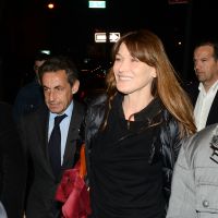 Carla Bruni : Acclamée à New York, devant Nicolas Sarkozy et son fils Louis