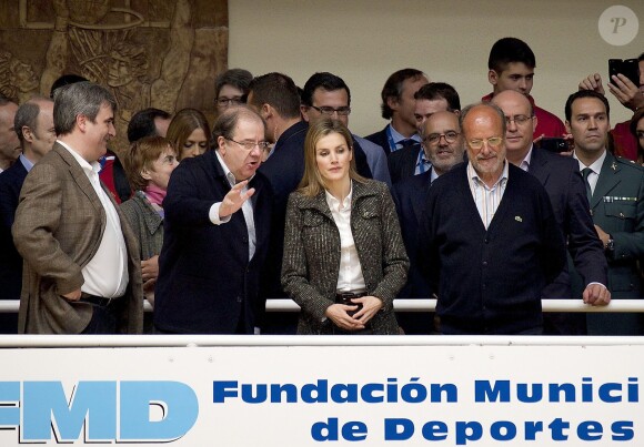 Letizia d'Espagne à Valladolid le 24 avril 2014 lors de la première journée des championnats scolaires de volley-ball.