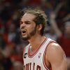 Joakim Noah lors du match 2 des playoffs face aux Washington Wizards au United Center de Chicago, le 22 avril 2014